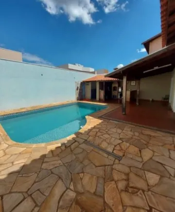 Casas / Condomínio em Cravinhos , Comprar por R$675.000,00