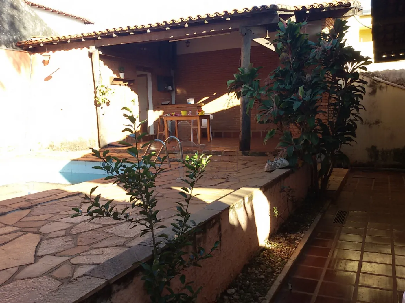 Alugar Casas / Padrão em Ribeirão Preto R$ 1.500,00 - Foto 3