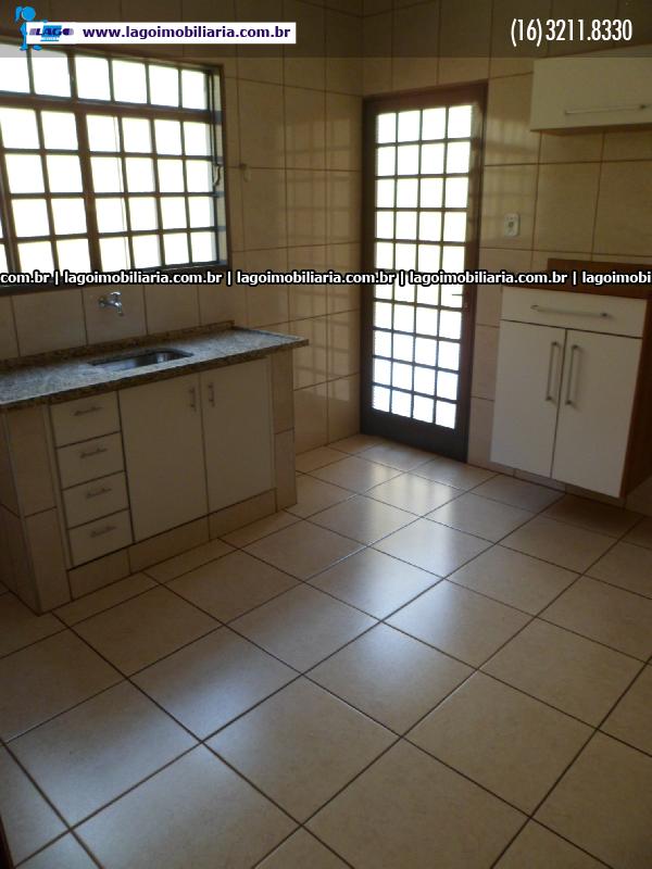 Alugar Casas / Padrão em Ribeirão Preto R$ 1.200,00 - Foto 2