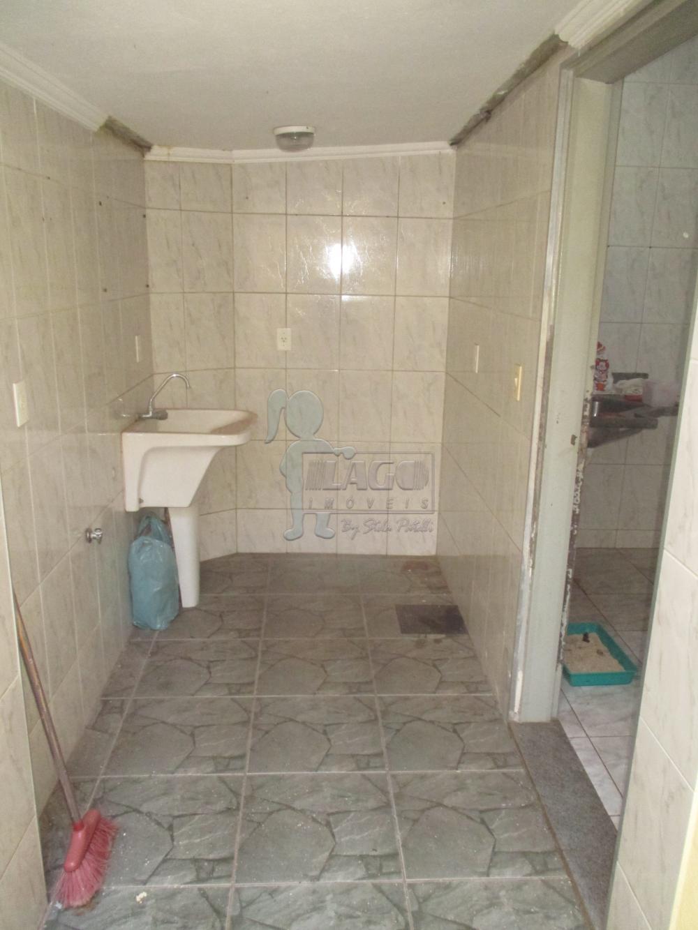 Alugar Casas / Padrão em Ribeirão Preto R$ 700,00 - Foto 9