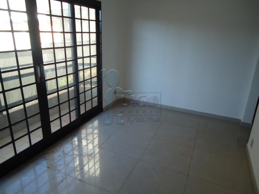 Alugar Apartamentos / Padrão em Ribeirão Preto R$ 1.100,00 - Foto 1