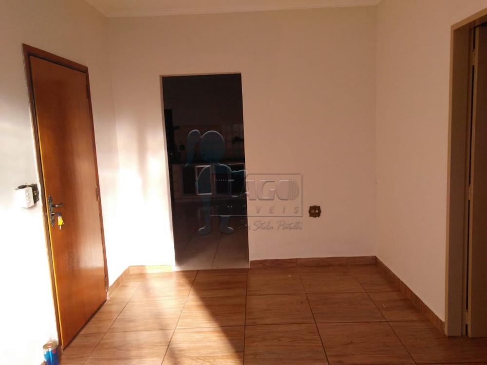 Alugar Casas / Padrão em Ribeirão Preto R$ 1.300,00 - Foto 3