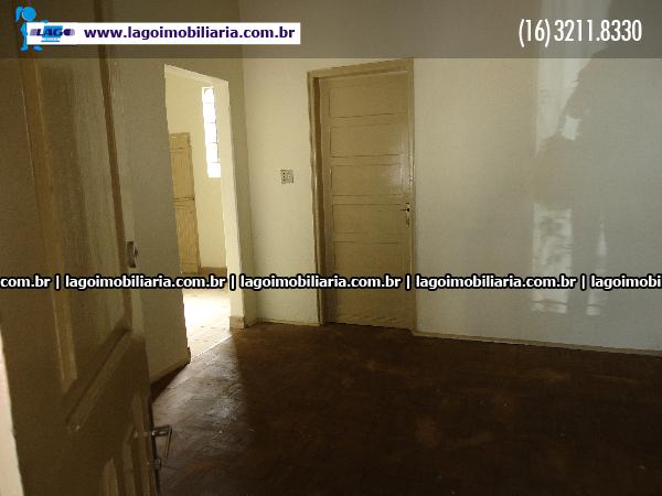 Alugar Casas / Padrão em Ribeirão Preto R$ 900,00 - Foto 3