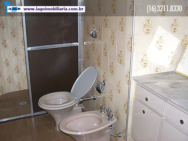 Alugar Apartamentos / Padrão em Ribeirão Preto R$ 1.300,00 - Foto 2