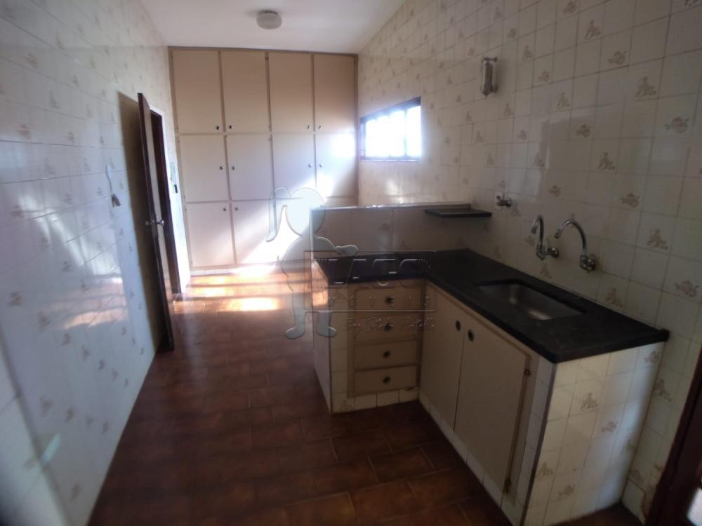 Alugar Casas / Padrão em Ribeirão Preto R$ 800,00 - Foto 5