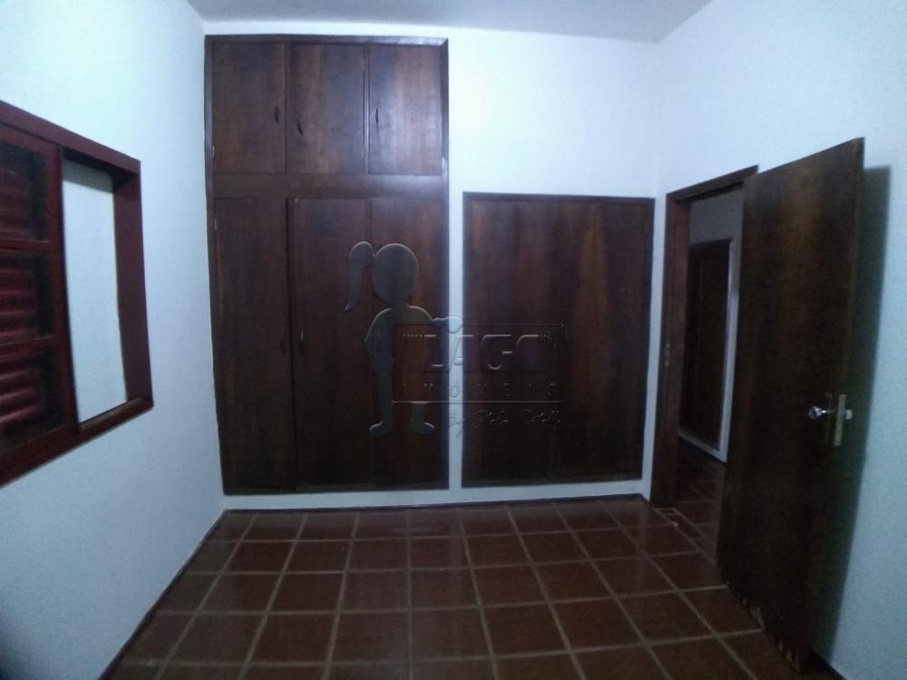 Alugar Casas / Padrão em Ribeirão Preto R$ 800,00 - Foto 8