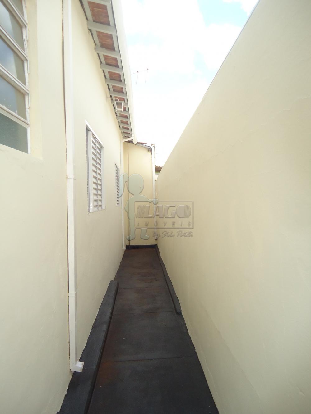 Alugar Casas / Padrão em Ribeirão Preto R$ 1.100,00 - Foto 14