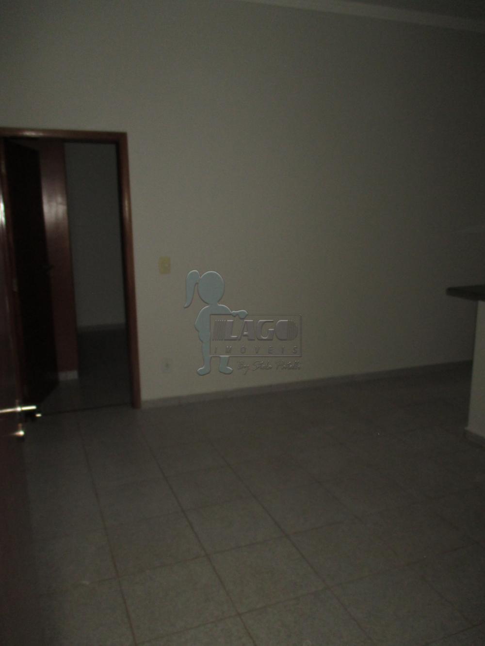 Alugar Apartamentos / Padrão em Ribeirão Preto R$ 1.400,00 - Foto 2