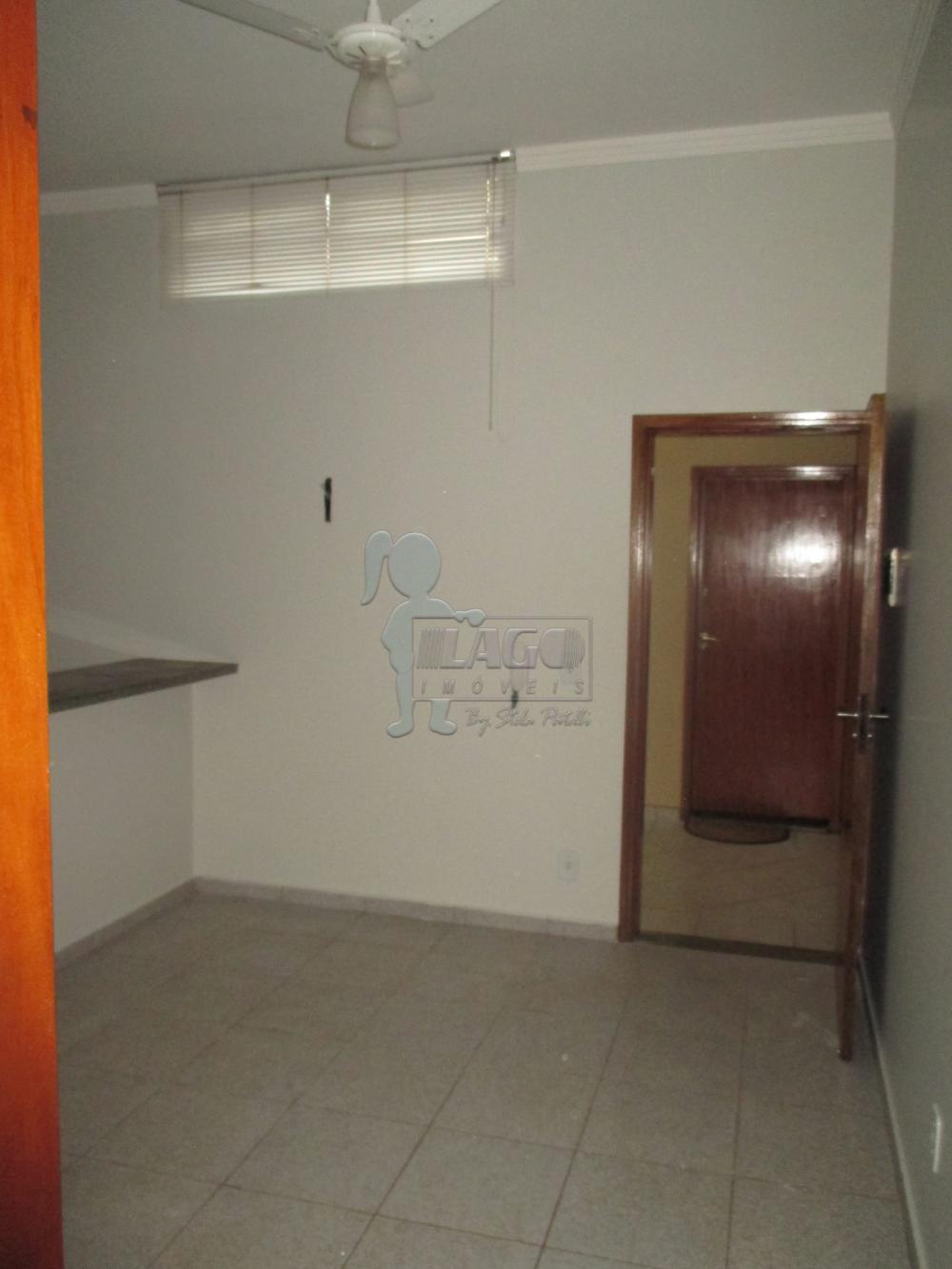Alugar Apartamentos / Padrão em Ribeirão Preto R$ 1.400,00 - Foto 1
