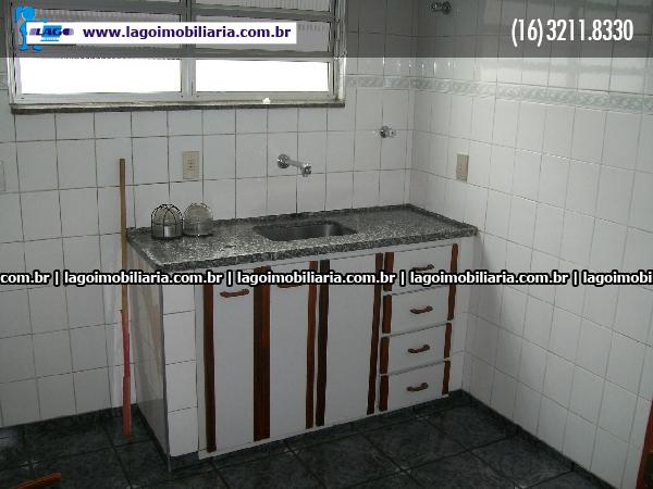 Alugar Apartamentos / Padrão em Ribeirão Preto R$ 750,00 - Foto 2