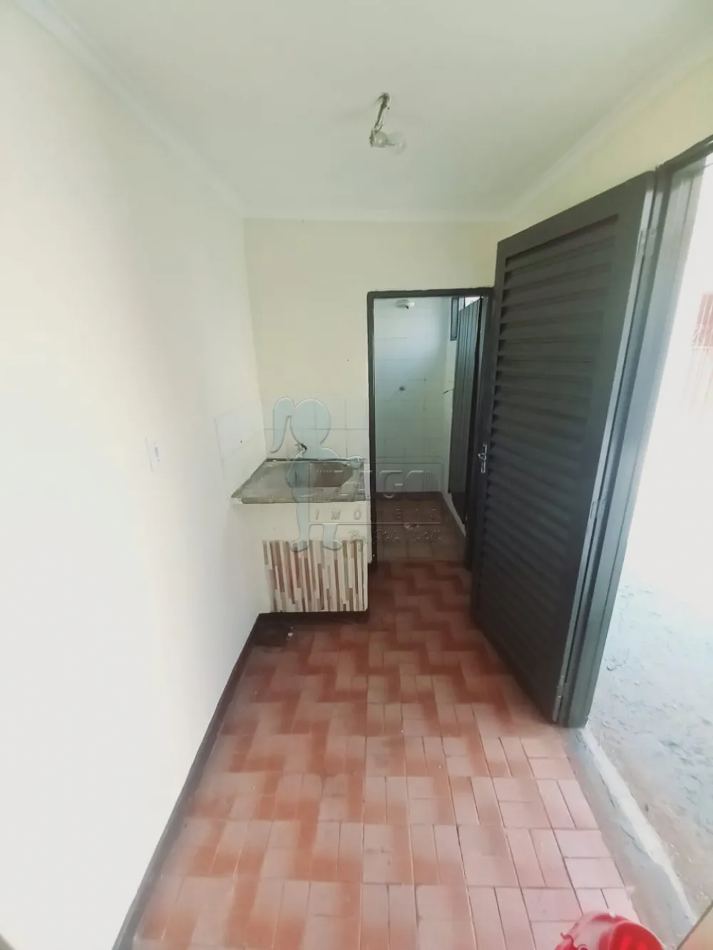 Alugar Casas / Padrão em Ribeirão Preto R$ 800,00 - Foto 4