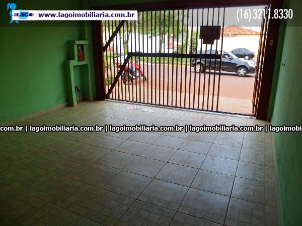 Alugar Casas / Padrão em Ribeirão Preto R$ 780,00 - Foto 1