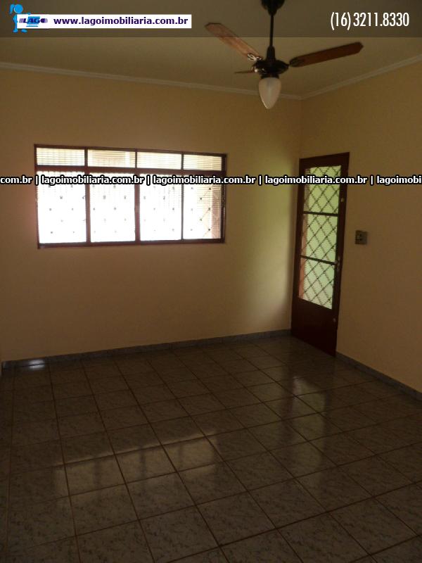 Alugar Casas / Padrão em Ribeirão Preto R$ 780,00 - Foto 2