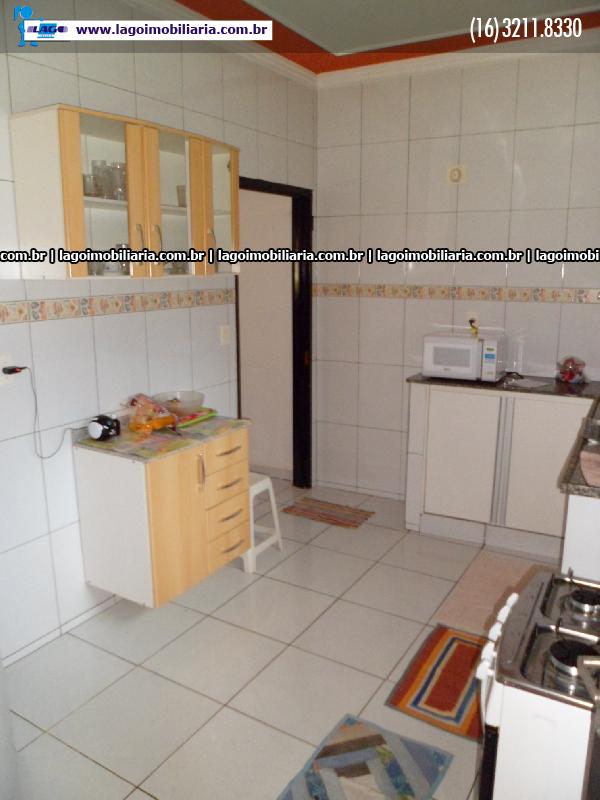 Alugar Casas / Padrão em Ribeirão Preto R$ 900,00 - Foto 4