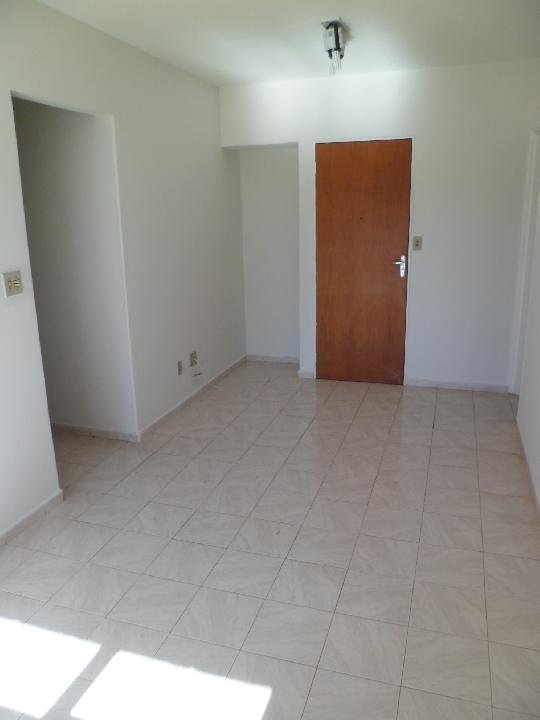 Alugar Apartamentos / Padrão em Ribeirão Preto R$ 950,00 - Foto 1