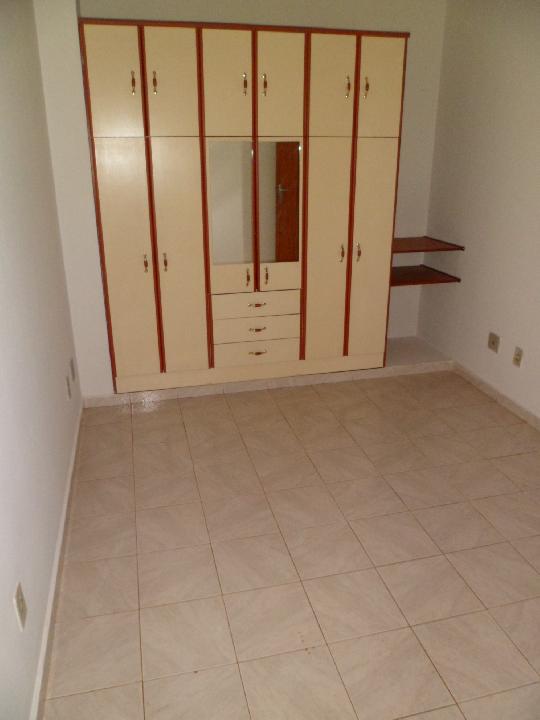 Alugar Apartamentos / Padrão em Ribeirão Preto R$ 950,00 - Foto 4