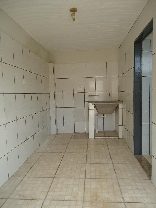 Alugar Casas / Padrão em Ribeirão Preto R$ 600,00 - Foto 8