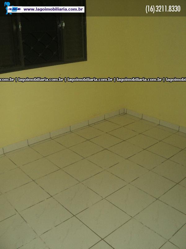 Alugar Casas / Padrão em Ribeirão Preto R$ 750,00 - Foto 12