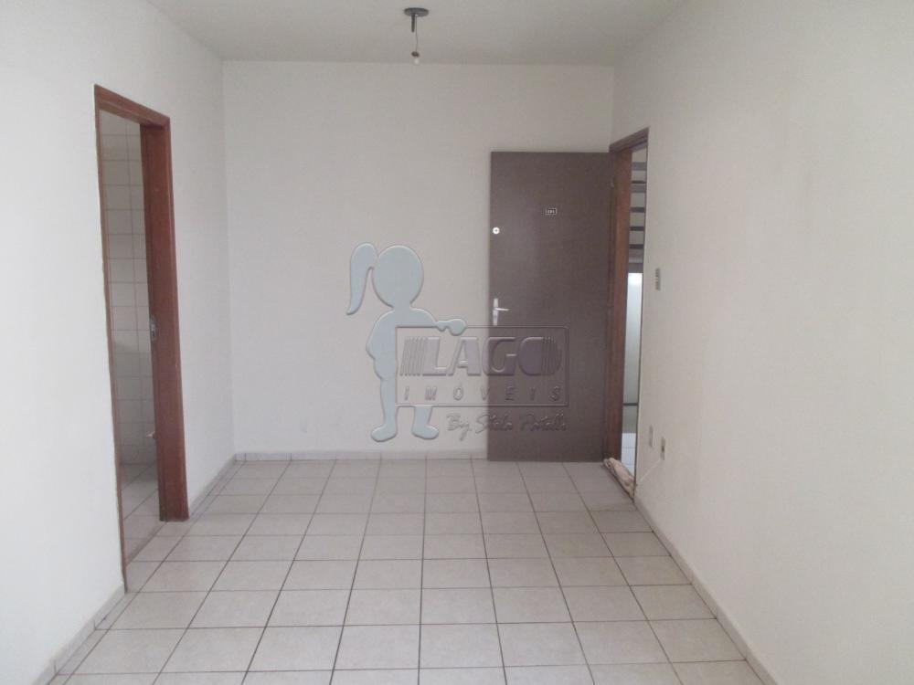 Alugar Apartamentos / Padrão em Ribeirão Preto R$ 870,00 - Foto 2