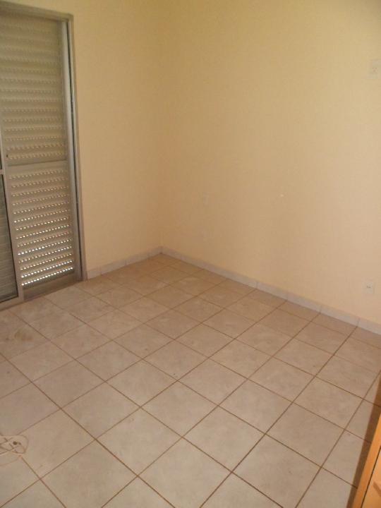 Alugar Apartamentos / Padrão em Ribeirão Preto R$ 750,00 - Foto 5