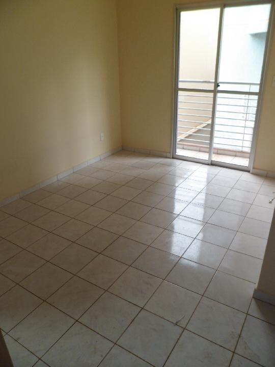 Alugar Apartamentos / Padrão em Ribeirão Preto R$ 750,00 - Foto 1