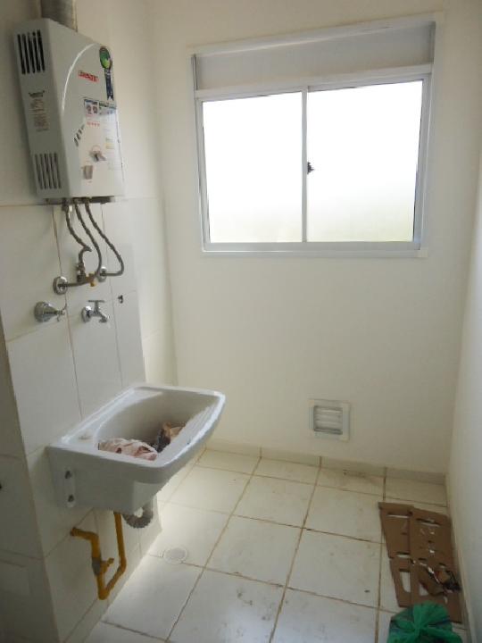 Alugar Apartamentos / Padrão em Ribeirão Preto R$ 750,00 - Foto 3