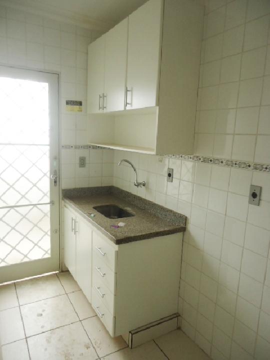 Alugar Casas / Padrão em Ribeirão Preto R$ 2.000,00 - Foto 4