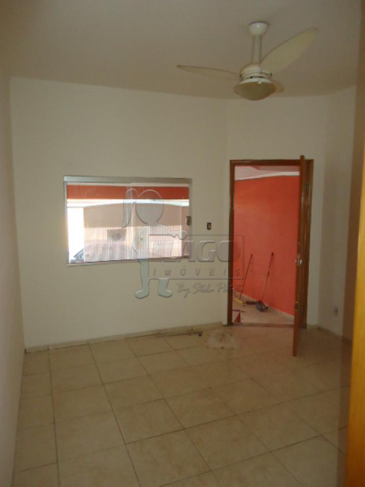 Alugar Casas / Padrão em Ribeirão Preto R$ 2.200,00 - Foto 4