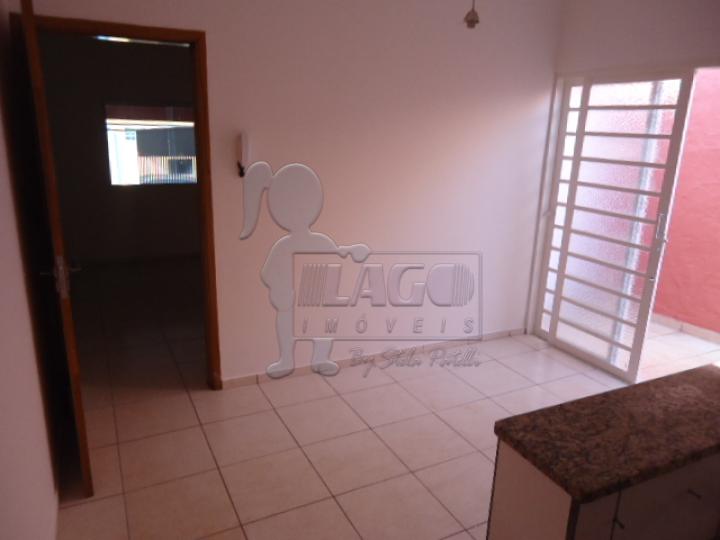 Alugar Casas / Padrão em Ribeirão Preto R$ 2.200,00 - Foto 3