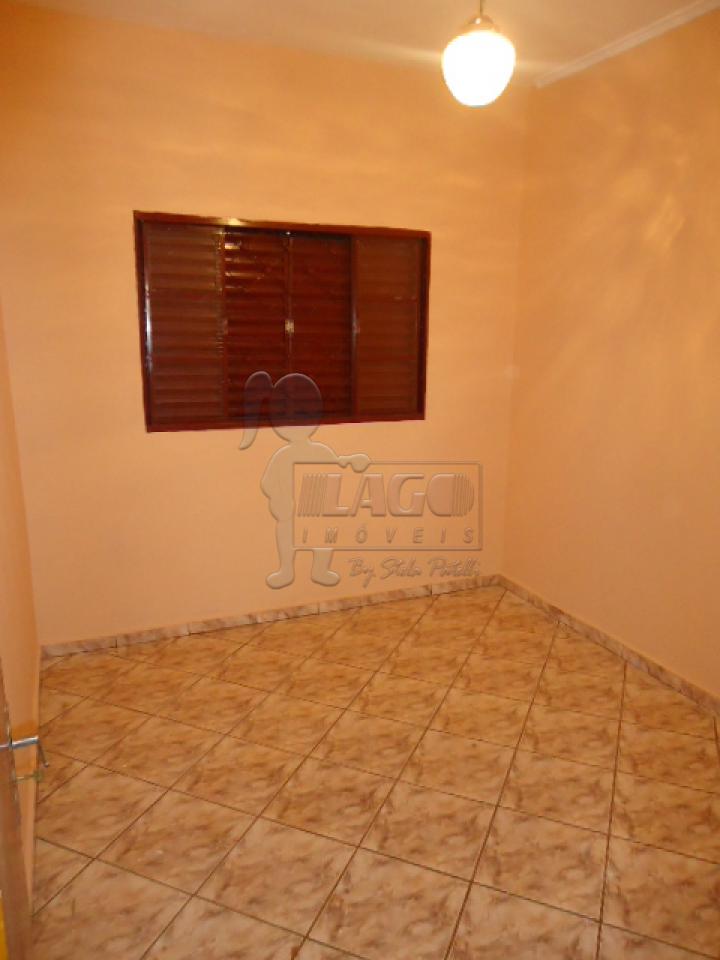 Alugar Casas / Padrão em Ribeirão Preto R$ 1.000,00 - Foto 5