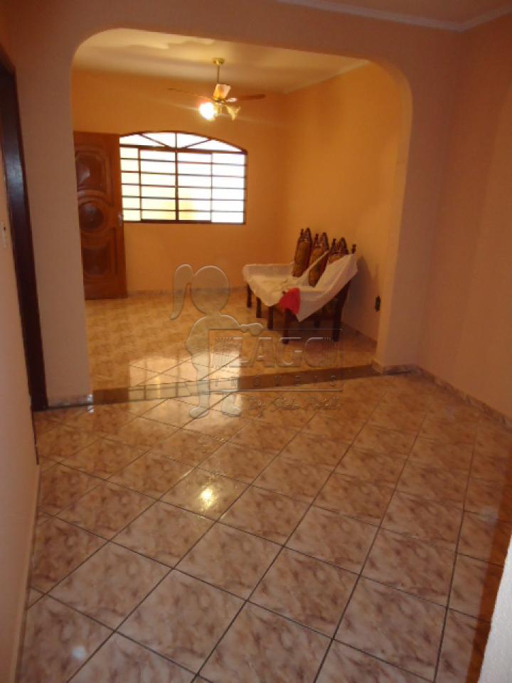 Alugar Casas / Padrão em Ribeirão Preto R$ 1.000,00 - Foto 4