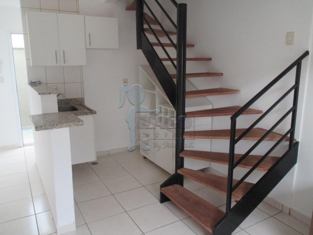 Alugar Apartamentos / Padrão em Ribeirão Preto R$ 700,00 - Foto 2