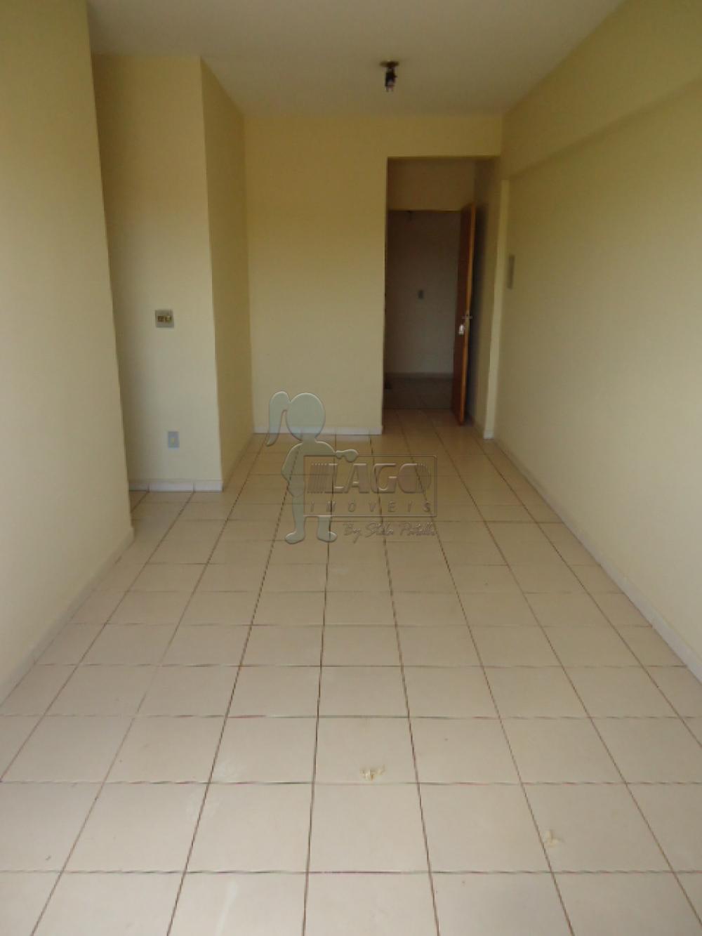 Alugar Apartamentos / Padrão em Ribeirão Preto R$ 750,00 - Foto 2