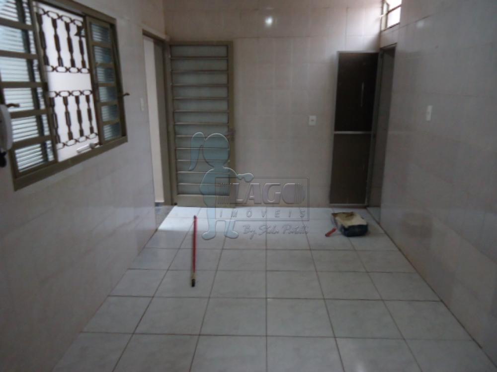 Alugar Casas / Padrão em Ribeirão Preto R$ 950,00 - Foto 5