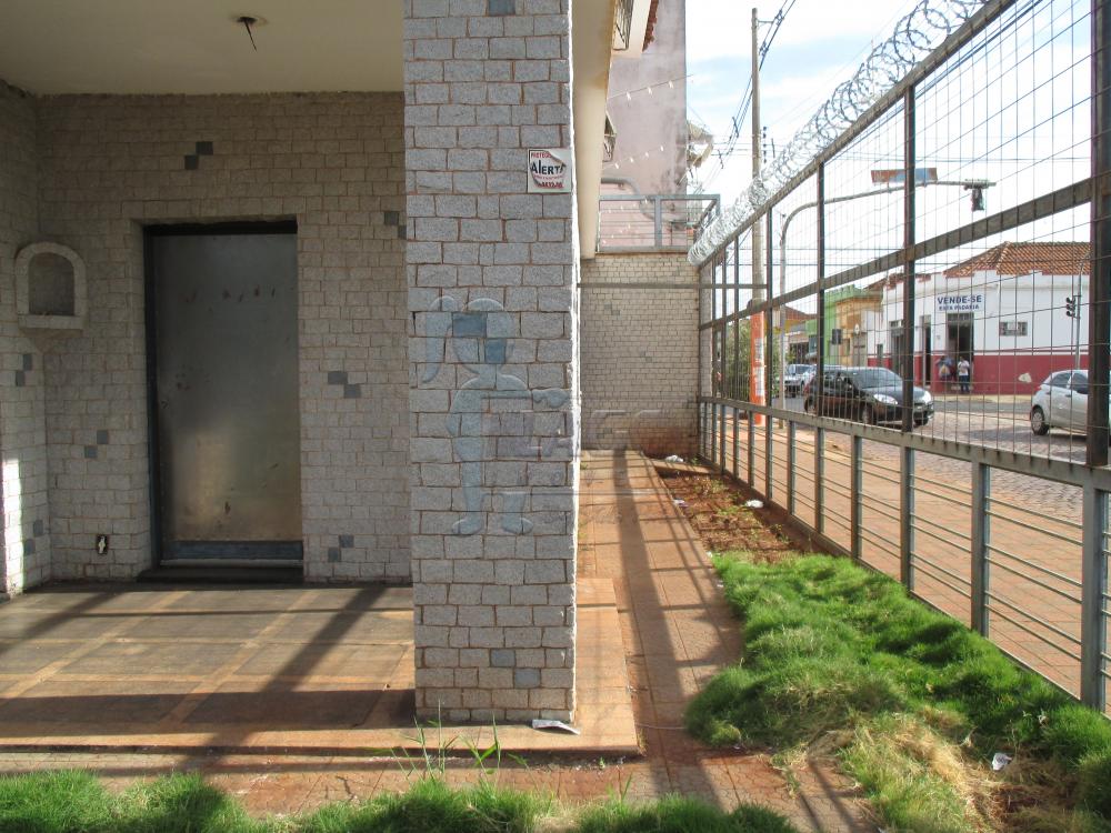 Alugar Casas / Padrão em Ribeirão Preto R$ 1.400,00 - Foto 1