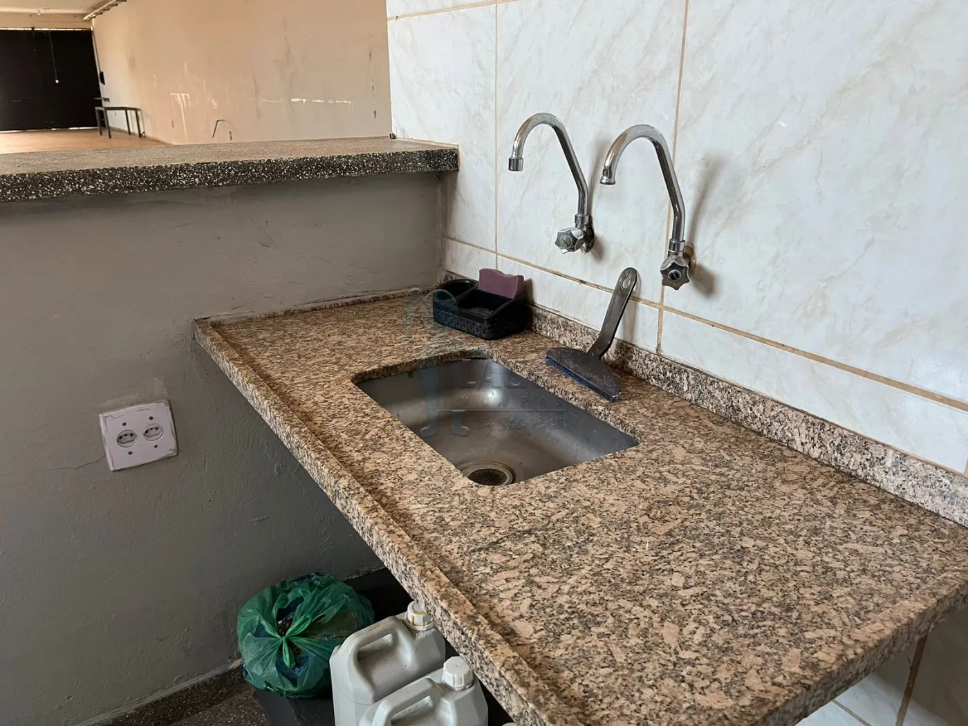 Alugar Comercial / Salão / Galpão em Ribeirão Preto R$ 3.200,00 - Foto 5