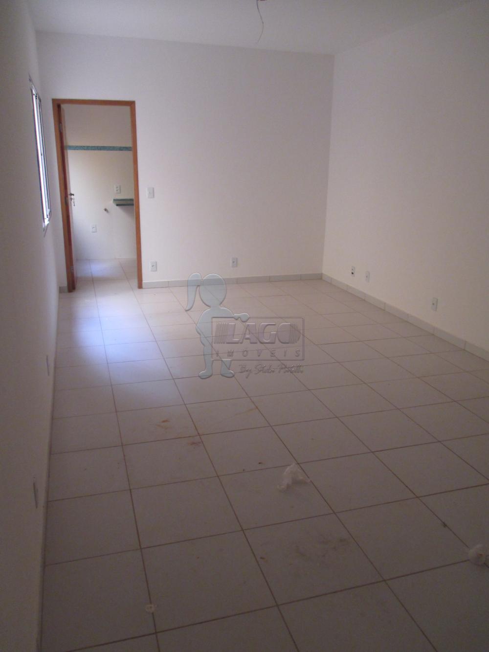 Alugar Apartamentos / Padrão em Ribeirão Preto R$ 750,00 - Foto 1