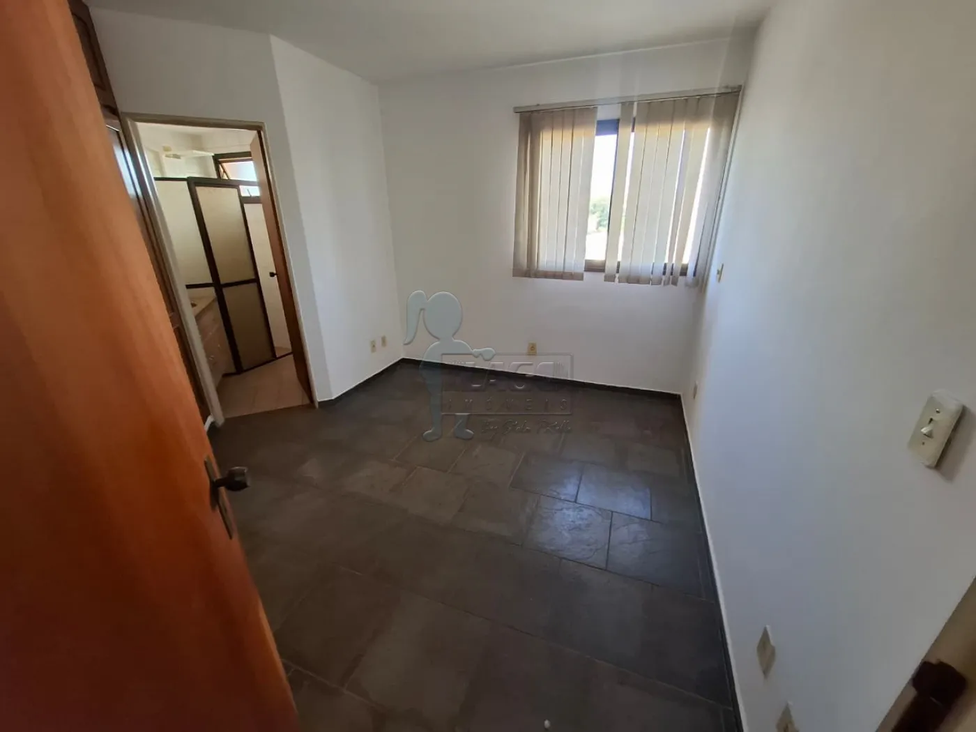 Alugar Apartamento / Padrão em Ribeirão Preto R$ 1.100,00 - Foto 4