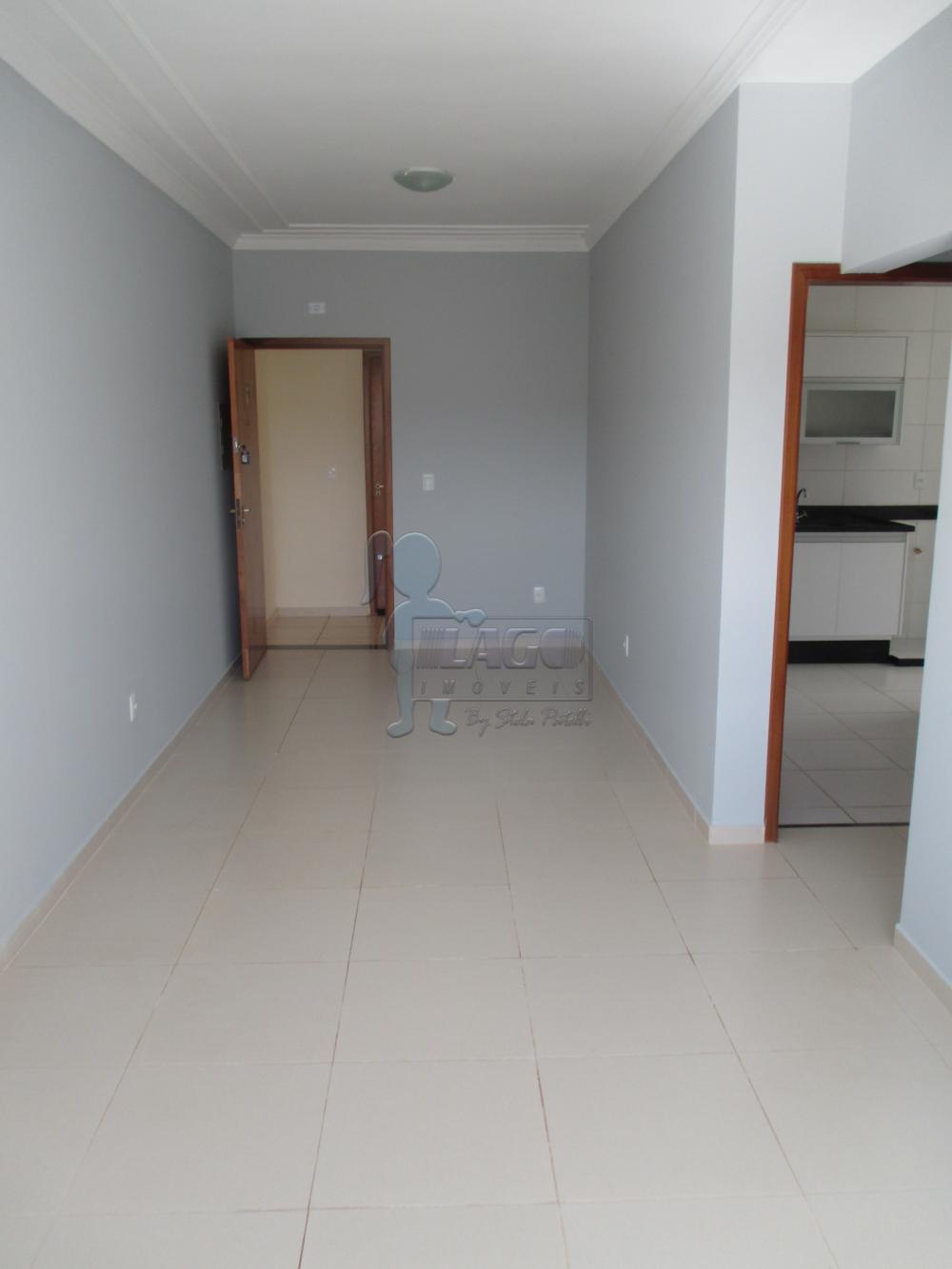 Alugar Apartamentos / Padrão em Ribeirão Preto R$ 1.350,00 - Foto 2