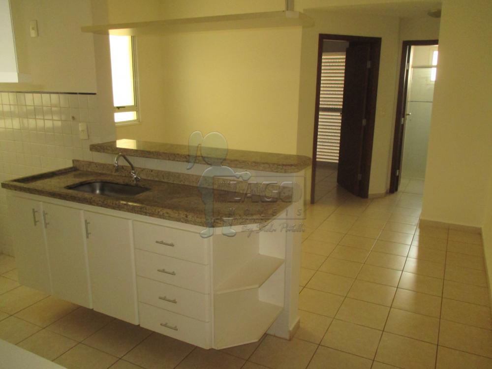 Alugar Apartamentos / Padrão em Ribeirão Preto R$ 950,00 - Foto 1