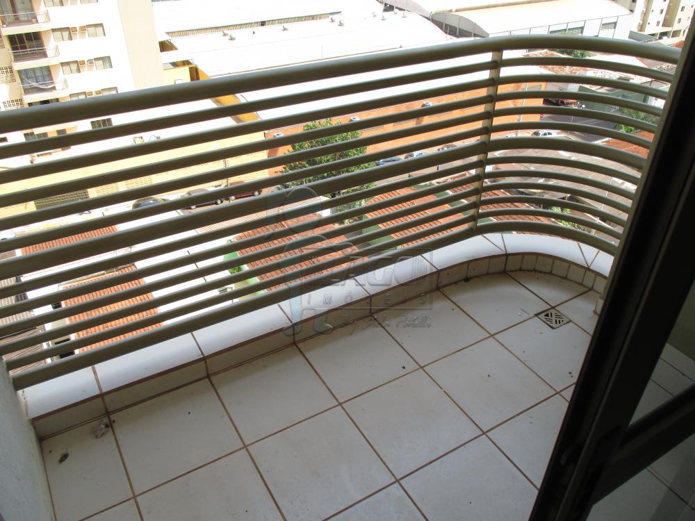 Alugar Apartamentos / Padrão em Ribeirão Preto R$ 1.700,00 - Foto 3