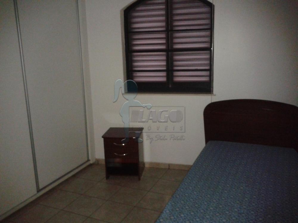 Alugar Apartamentos / Padrão em Ribeirão Preto R$ 1.800,00 - Foto 2