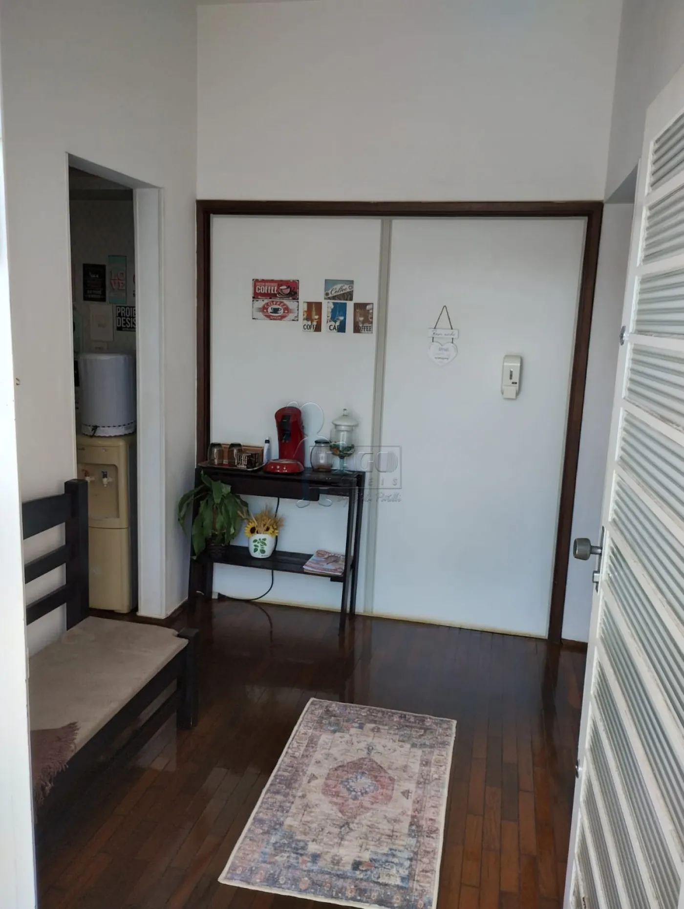 Alugar Casas / Padrão em Ribeirão Preto R$ 1.800,00 - Foto 1