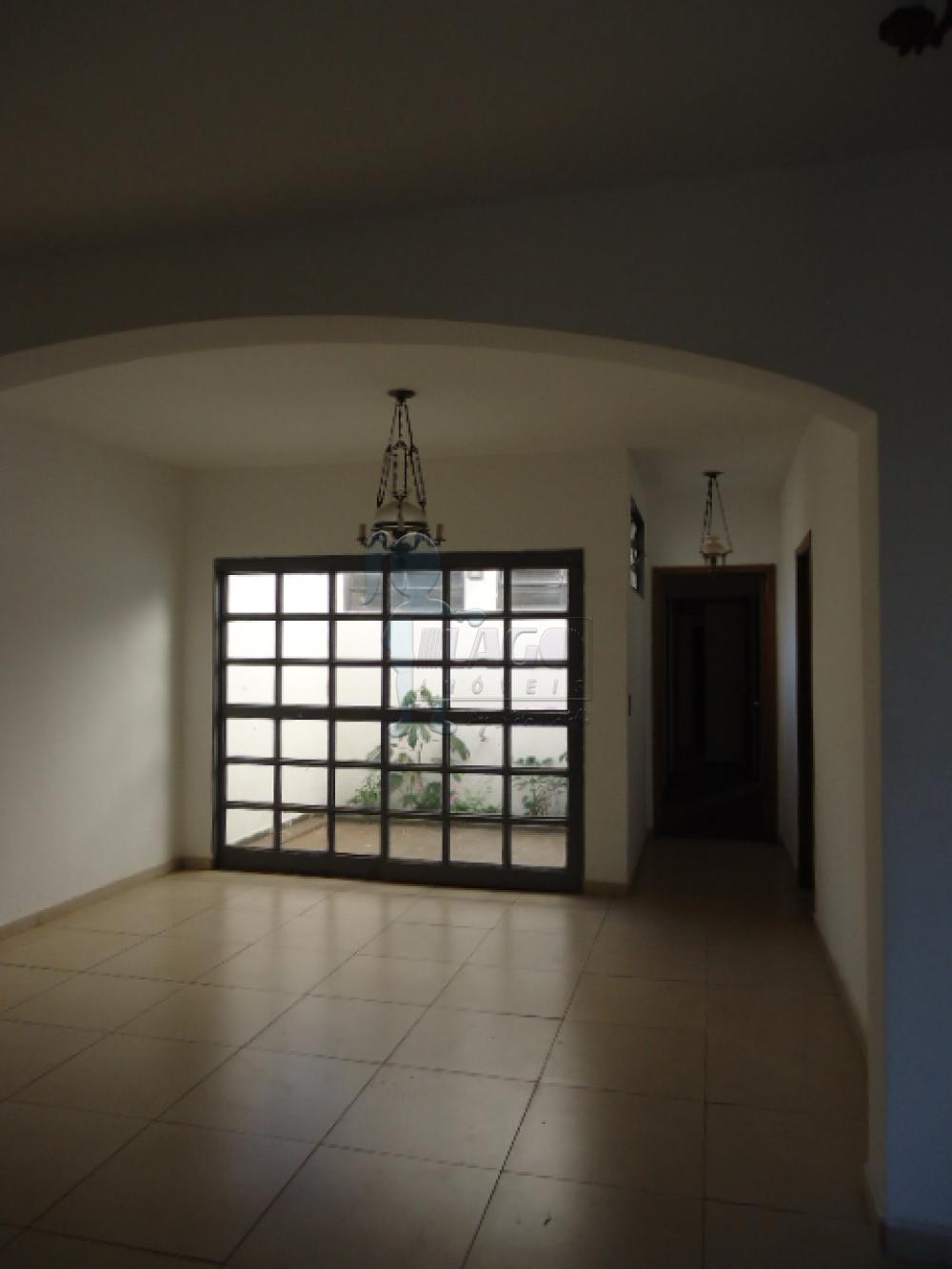 Alugar Casas / Padrão em Ribeirão Preto R$ 1.600,00 - Foto 4