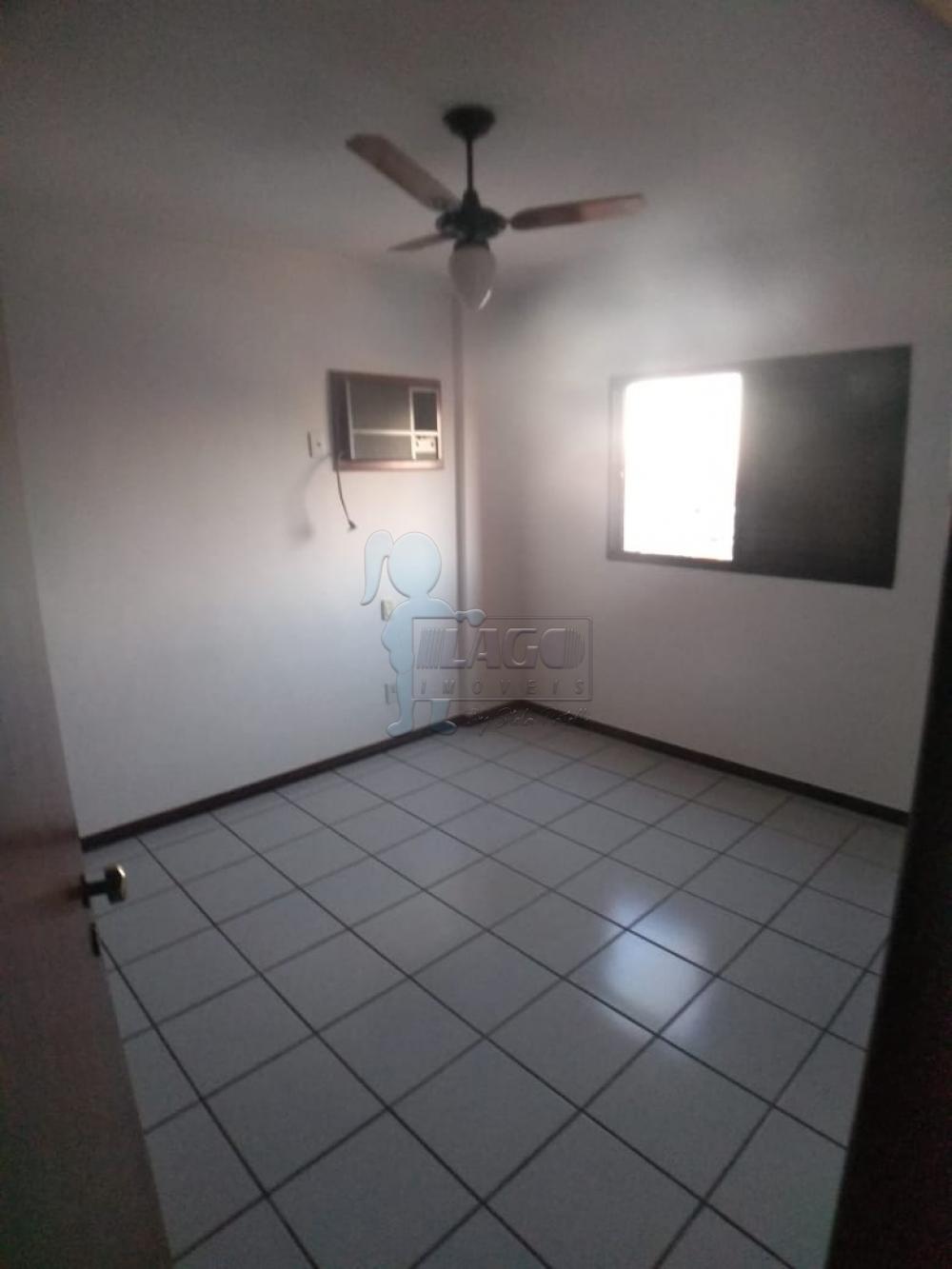 Alugar Apartamentos / Padrão em Ribeirão Preto R$ 1.600,00 - Foto 2