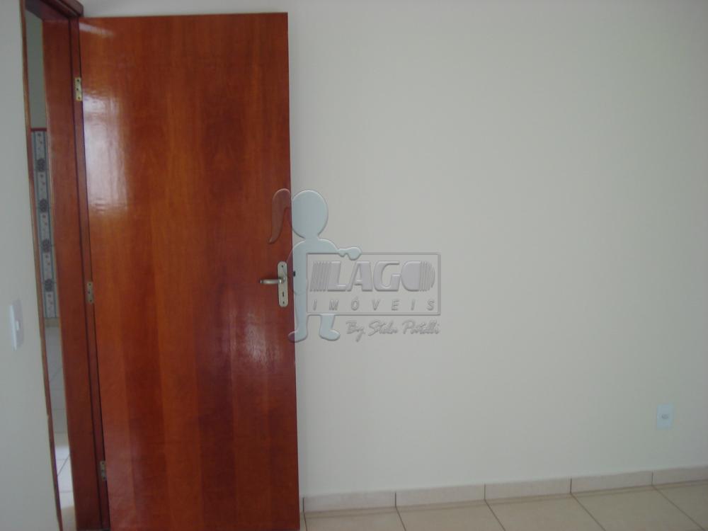 Alugar Apartamentos / Padrão em Ribeirão Preto R$ 800,00 - Foto 2