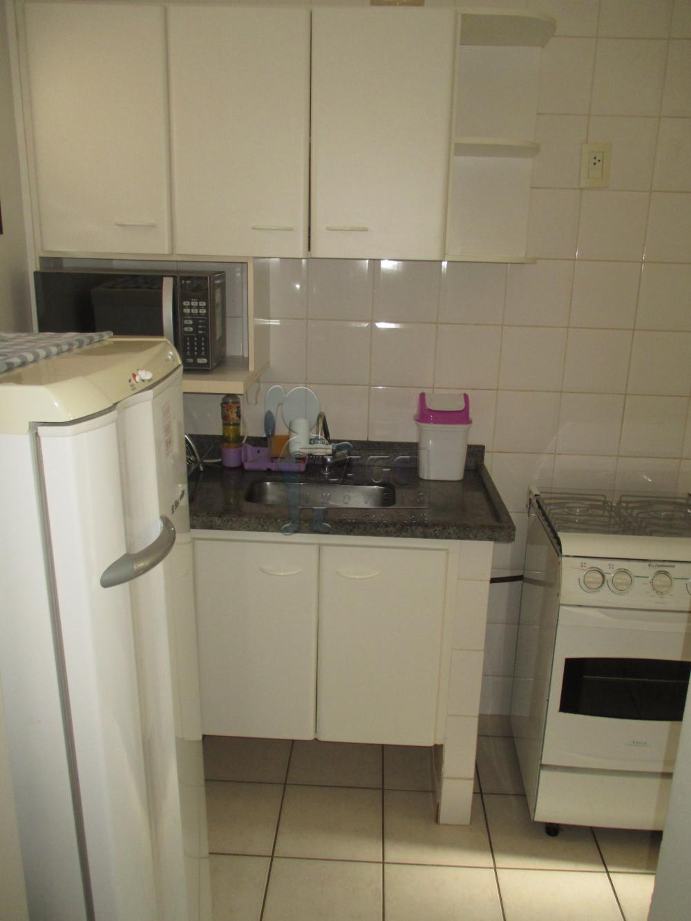 Alugar Apartamentos / Padrão em Ribeirão Preto R$ 850,00 - Foto 2