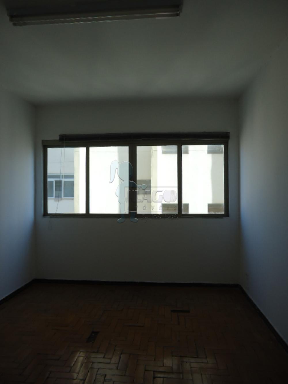 Alugar Apartamentos / Padrão em Ribeirão Preto R$ 800,00 - Foto 1