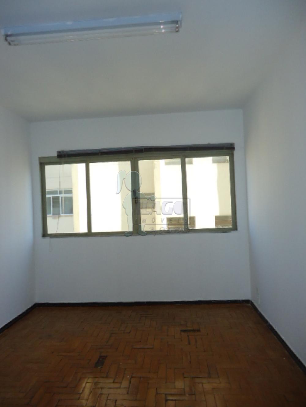 Alugar Apartamentos / Padrão em Ribeirão Preto R$ 800,00 - Foto 2