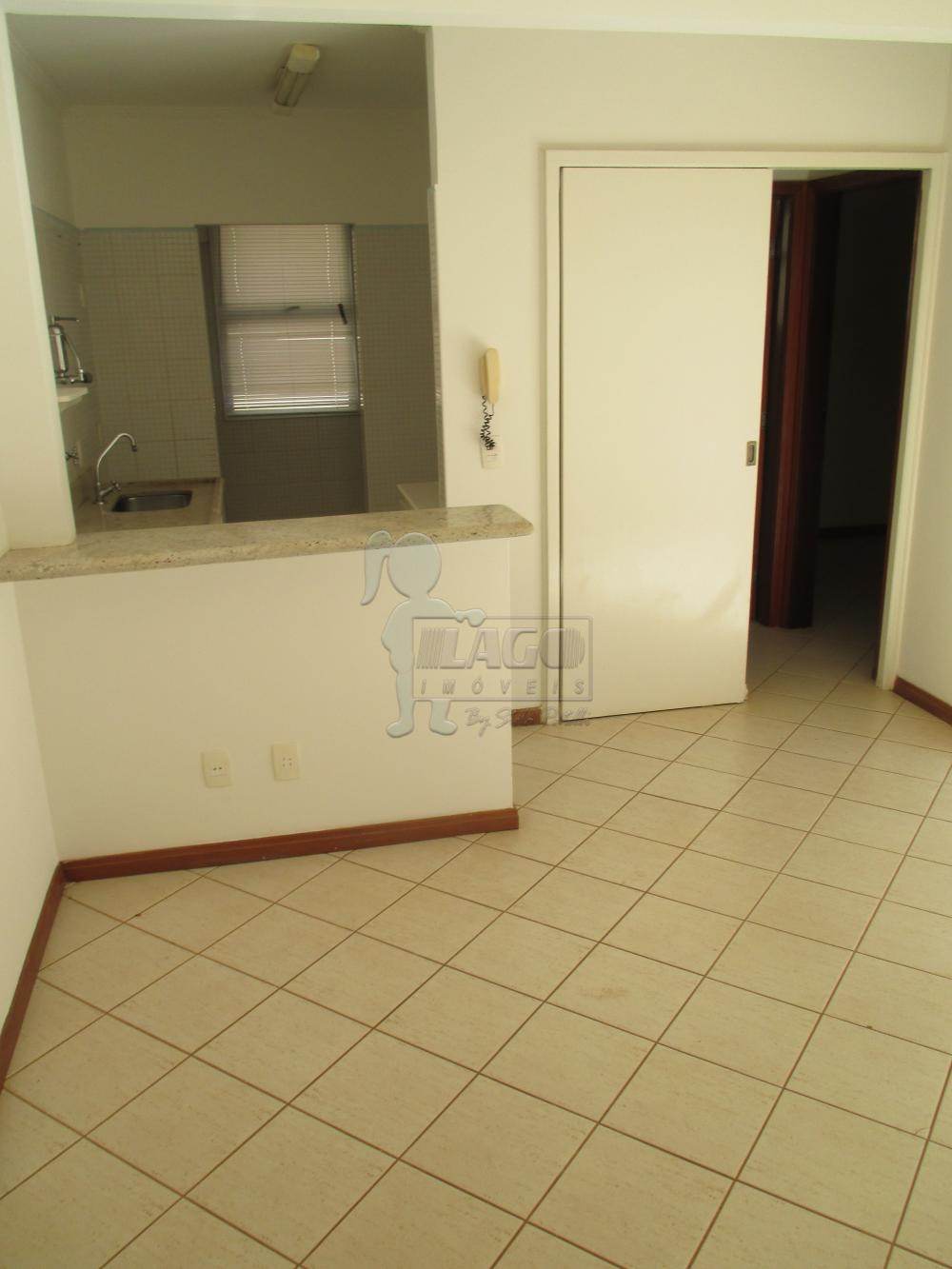 Alugar Apartamentos / Padrão em Ribeirão Preto R$ 750,00 - Foto 2